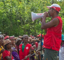 Madagascar, 2022. Distribution of wash kits, shelter, and cash to people affected by Cyclones Batsirai and Emnati in the rural commune of Sandrohy. A total of 809 households benefited from this aid. © IFRC, Malagasy Red Cross.