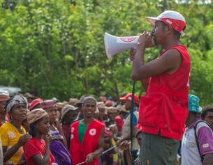 Madagascar, 2022. Distribution of wash kits, shelter, and cash to people affected by Cyclones Batsirai and Emnati in the rural commune of Sandrohy. A total of 809 households benefited from this aid. © IFRC, Malagasy Red Cross.